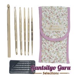 Hamanaka Double-Ended Crochet Hook Set w/ Case