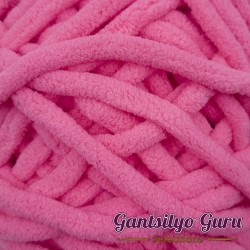 Gantsilyo Guru Super Bulky Chenille Carnation