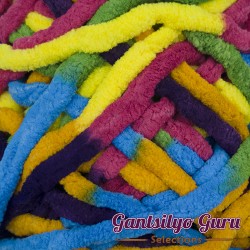 Gantsilyo Guru Super Bulky Chenille Carnival