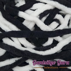 Gantsilyo Guru Super Bulky Chenille Zebra